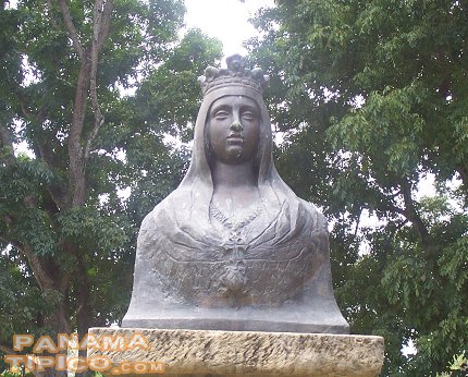 [Busto de la Reina Isabel La Católica, ubicado dentro del área de las ruinas]