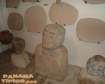 [Esculturas de piedra, también del período precolombino]