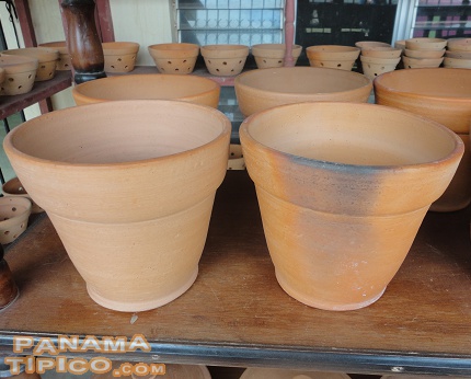 [Estos potes para sembrar plantas ornamentales ya están terminados.]