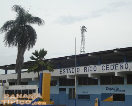 [Estadio Rico Cedeño, escenario de muchos campeonatos nacionales de beisból.]