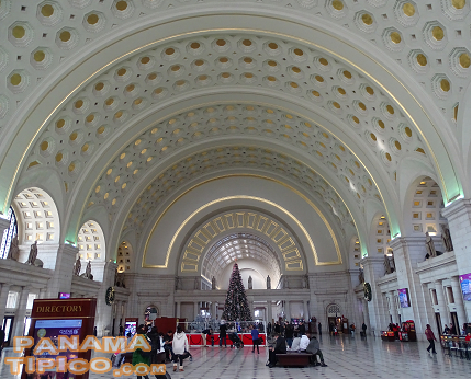 [Finalizado el congreso, la primera escala del viaje de vuelta a Panamá, fue la famosa estación de trenes Union Station de Washington, DC.]