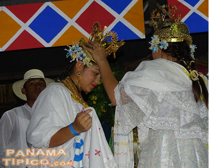 [Las actividades oficiales observadas durante el Festival Nacional del Manito iniciaron con la Coronación de la Reina 2018.]